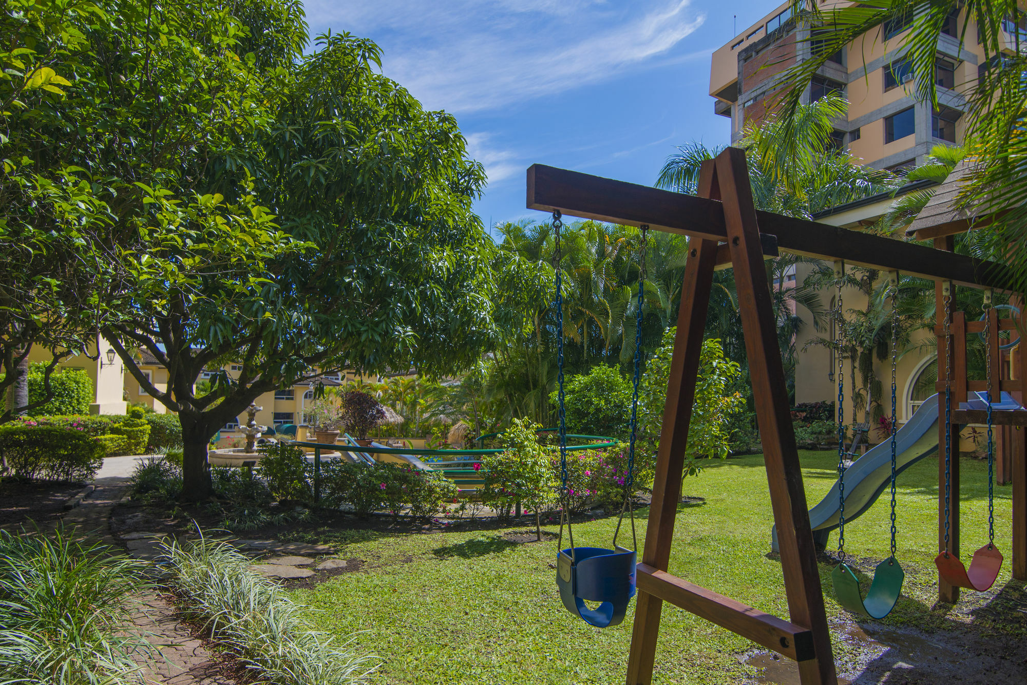 Apartotel & Suites Villas Del Rio San José Eksteriør billede