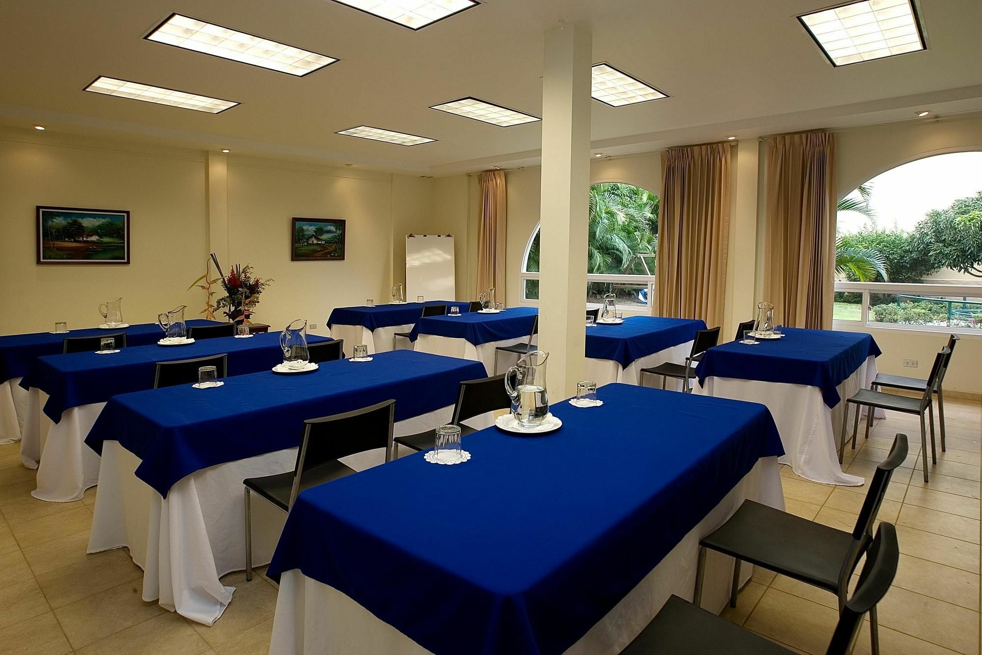 Apartotel & Suites Villas Del Rio San José Eksteriør billede